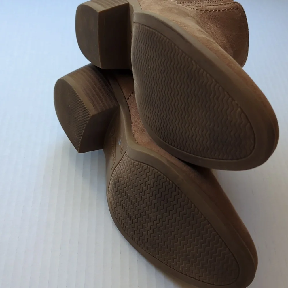 American Eagle Chelsea Brown Faux Suede Booties Size 6.5